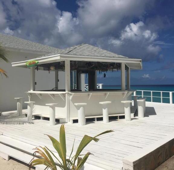 Отель The Sands