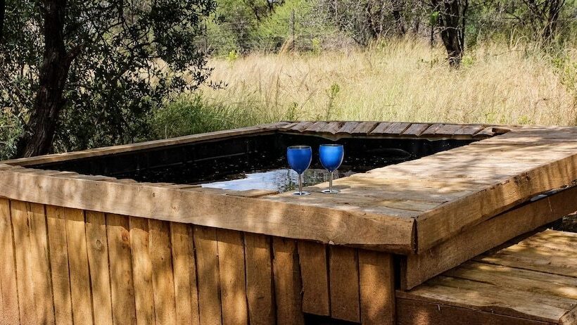 בית מלון כפרי Thorn Tree Bush Camp