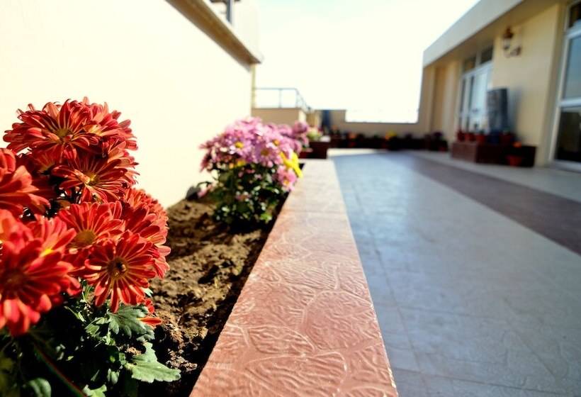 هتل Tulip Residency