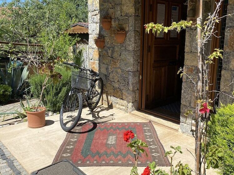 בית מלון כפרי Villa Bakacak   Adults Only