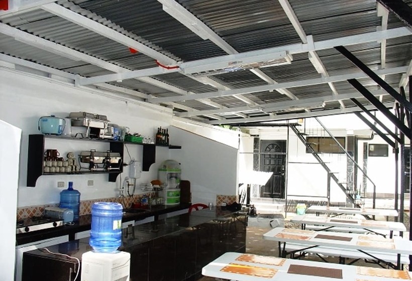 فندق Western Highway Lodge