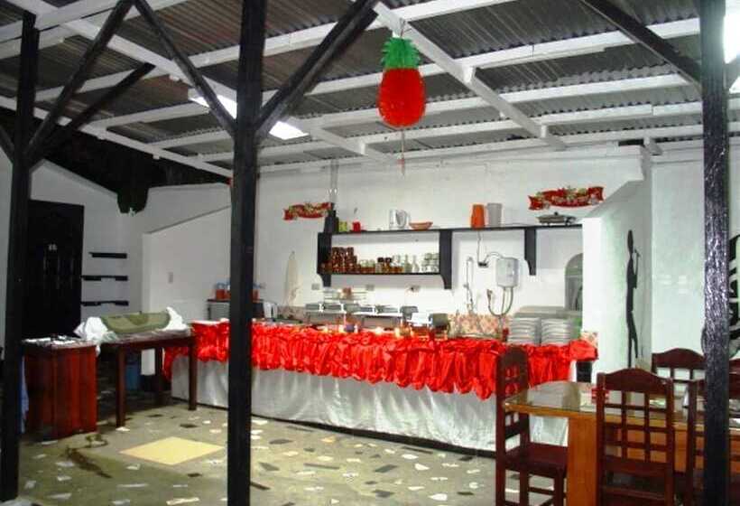 فندق Western Highway Lodge