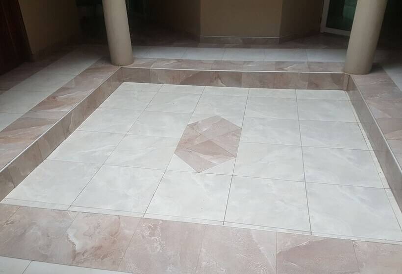 هتل Yelsking Royal Lodge