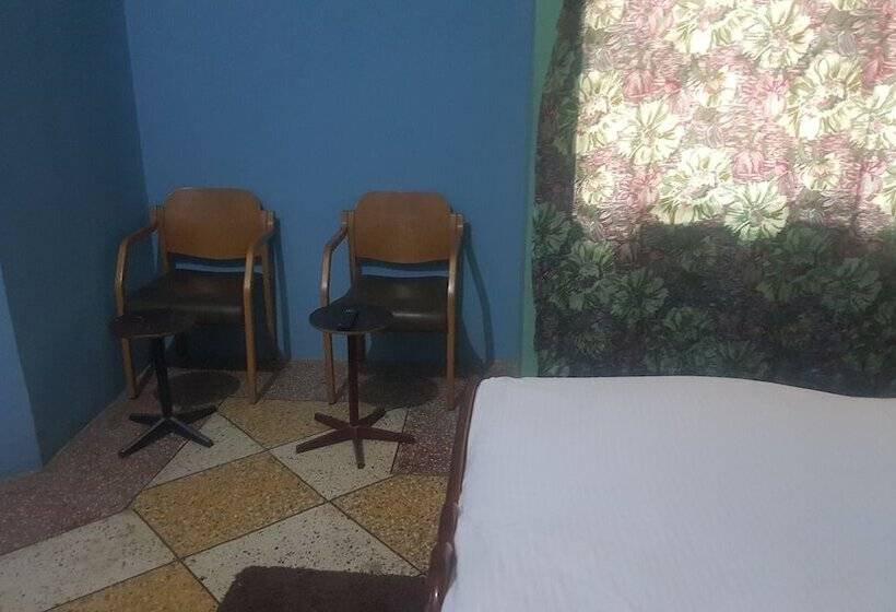 هتل Yelsking Royal Lodge