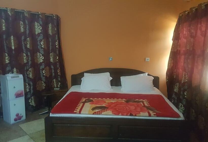 هتل Yelsking Royal Lodge