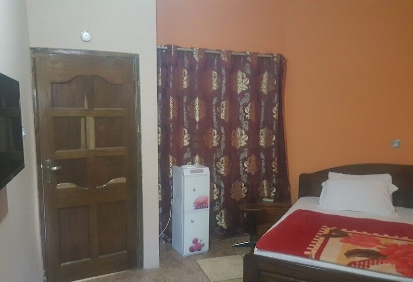 هتل Yelsking Royal Lodge