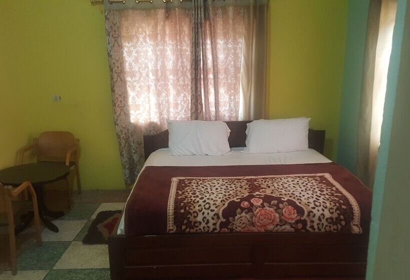 هتل Yelsking Royal Lodge