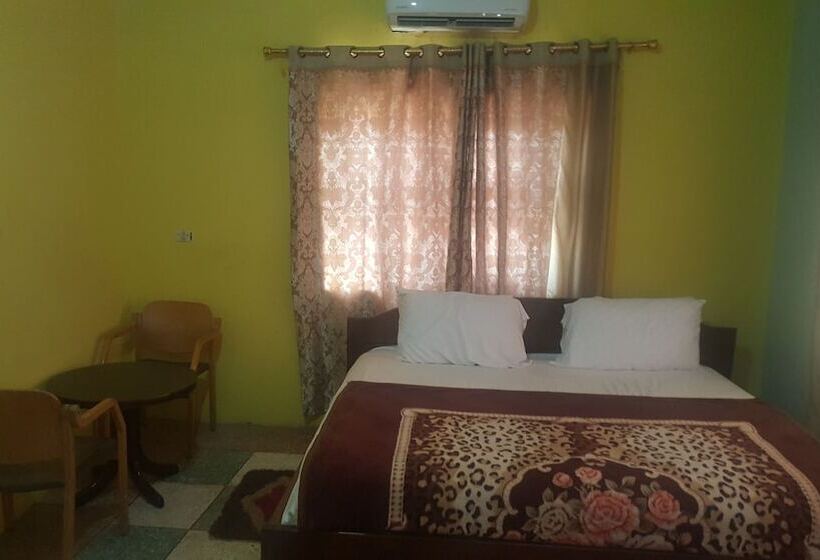 هتل Yelsking Royal Lodge