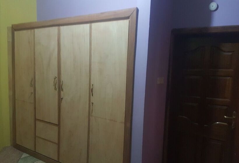 هتل Yelsking Royal Lodge