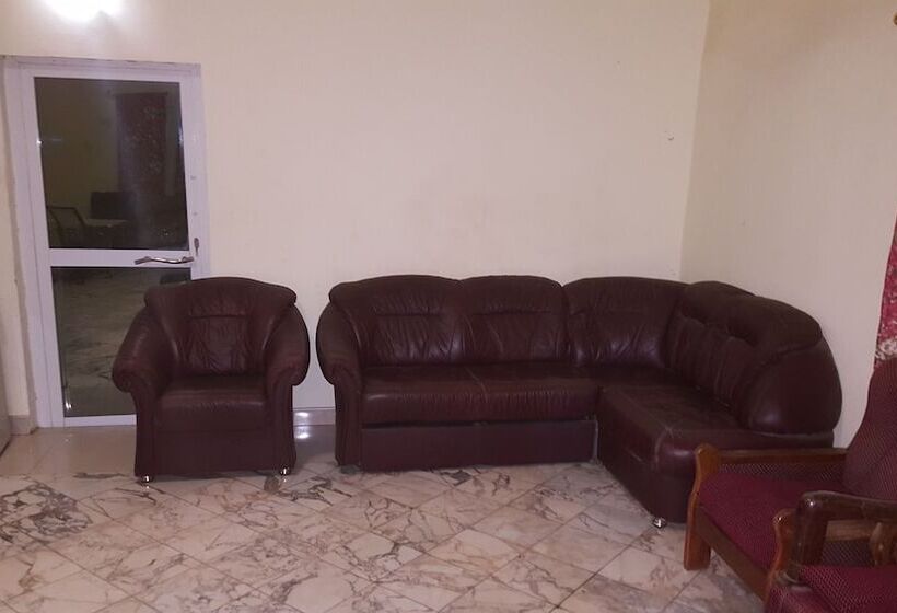 هتل Yelsking Royal Lodge