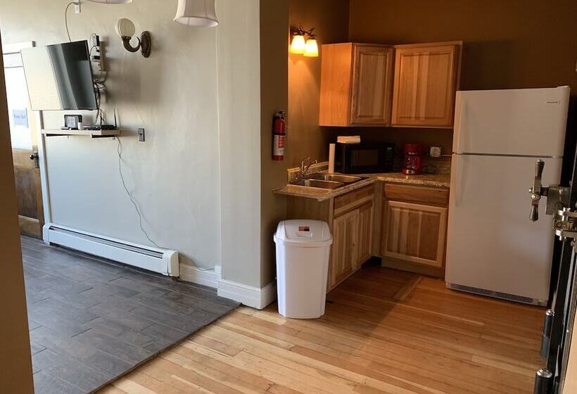 Nashwauk Lodging   Hostel