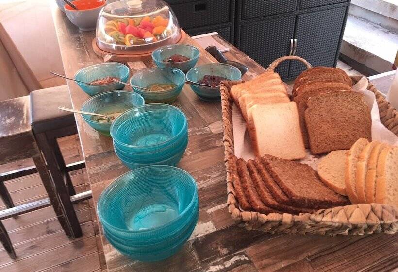 펜션 Anissaras Beach Appartement