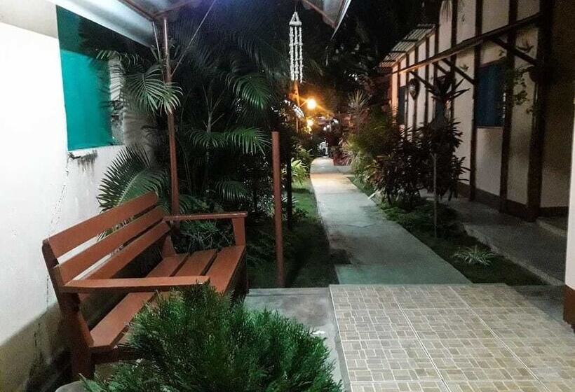 ペンション Puerta Del Sol