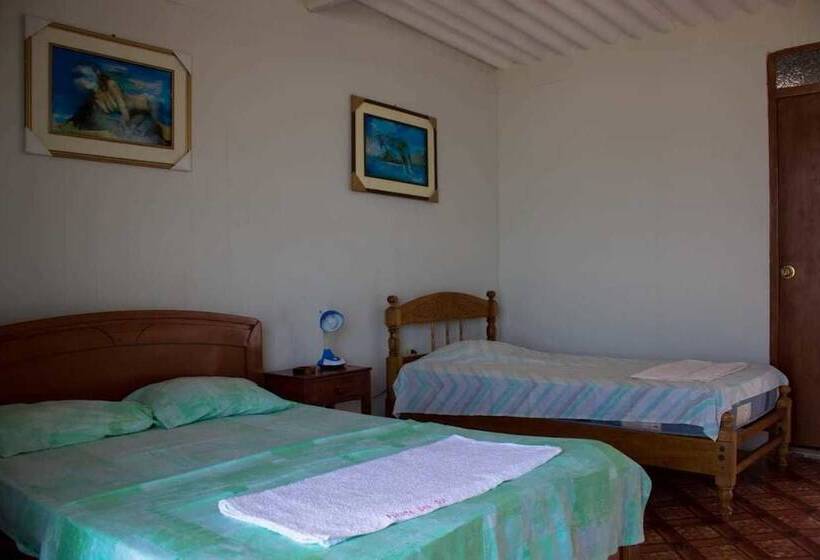 ペンション Puerta Del Sol