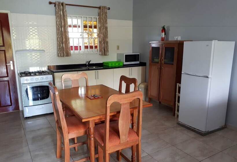 پانسیون Riverside Bungalows Commewijne