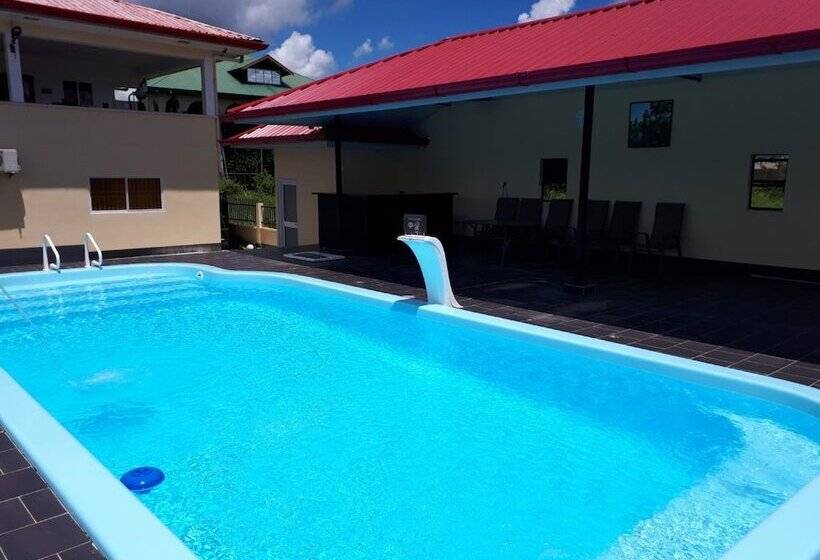 پانسیون Riverside Bungalows Commewijne