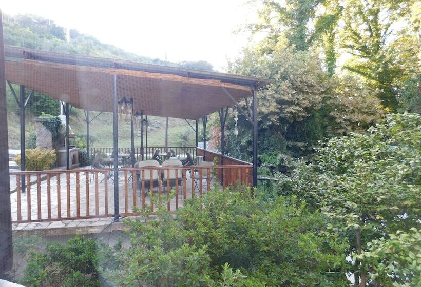 פנסיון To Kalivi