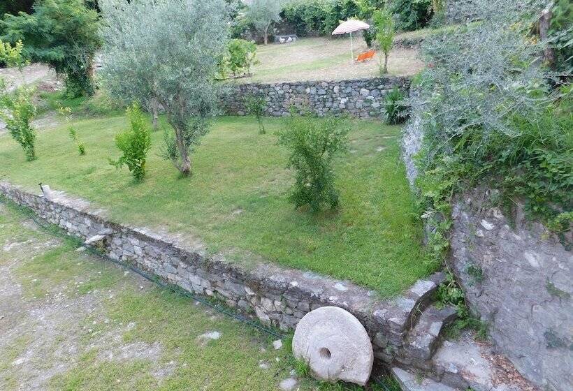 פנסיון To Kalivi