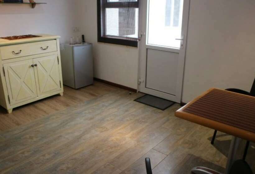 بنسيون Tom S Garden