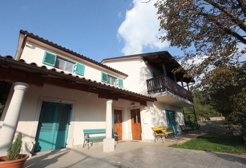 پانسیون Villa Salamander