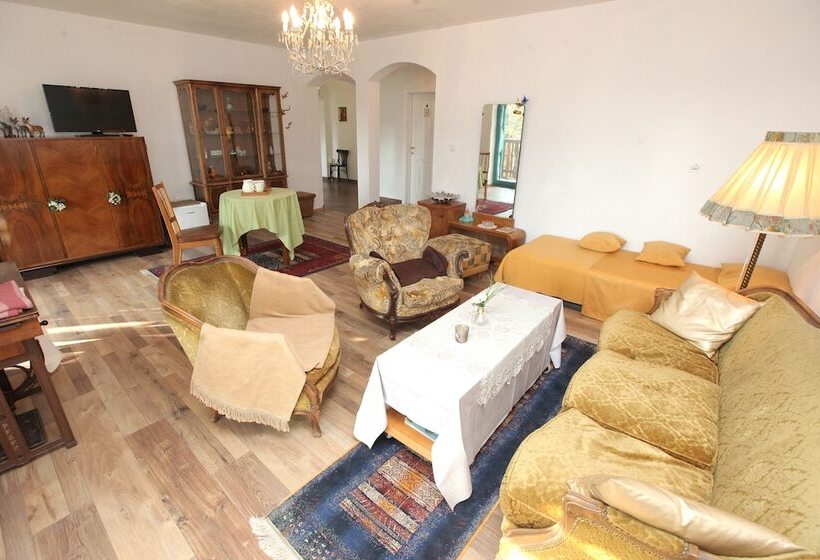 پانسیون Villa Salamander