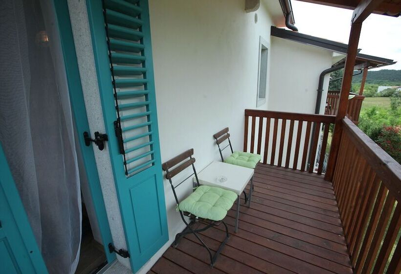 پانسیون Villa Salamander