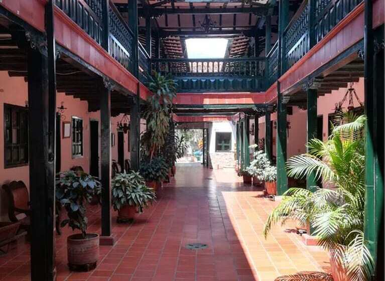 ペンション Vizcaya Plaza Curití