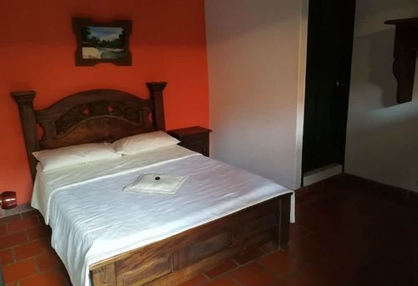 پانسیون Vizcaya Plaza Curití