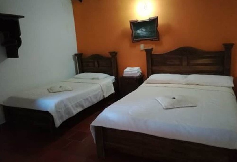 ペンション Vizcaya Plaza Curití