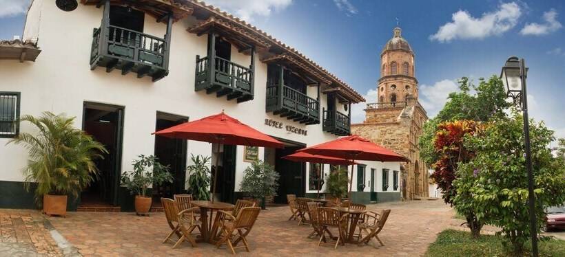 ペンション Vizcaya Plaza Curití