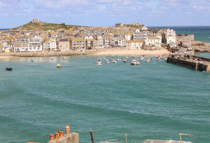 Porthmeor Beach House