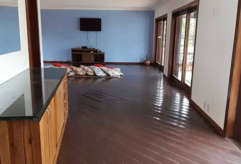 Pousada Sol Da Ferradura   Hostel