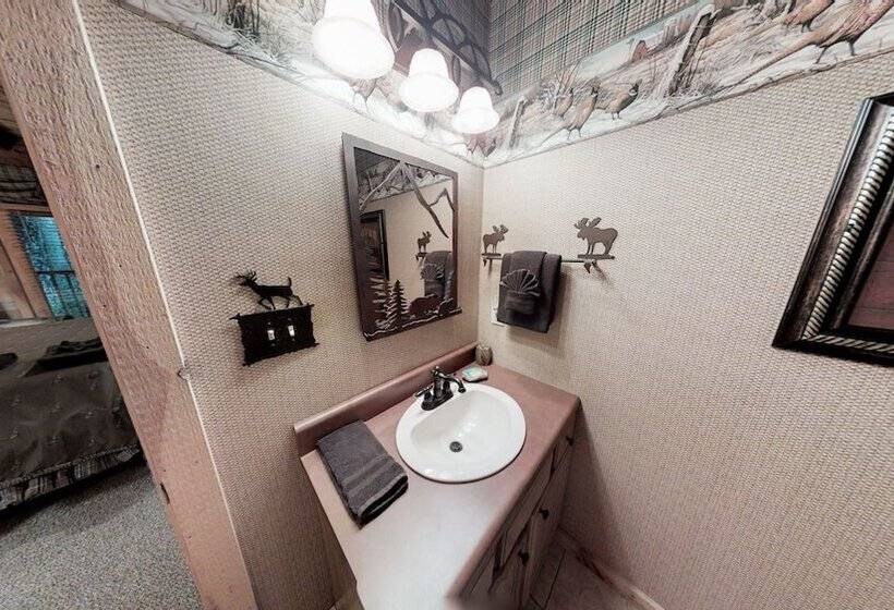 Streamsong Secluded Creek View Cabin With Hot Tub And Pool Table By Redawning