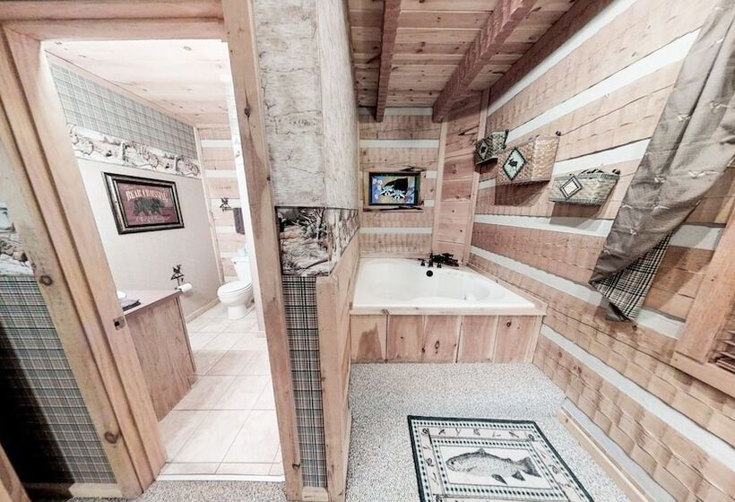 Streamsong Secluded Creek View Cabin With Hot Tub And Pool Table By Redawning