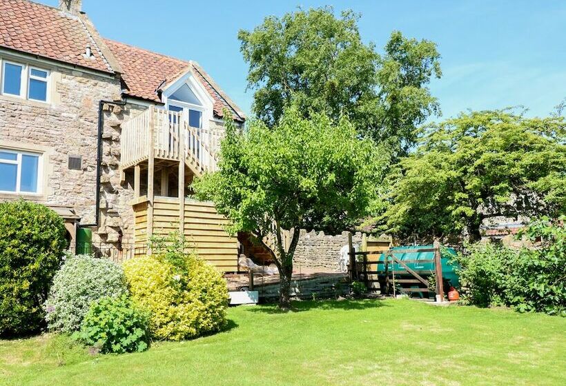 The Loft At Lucott House