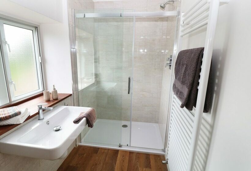 The Loft At Lucott House