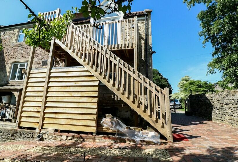 The Loft At Lucott House
