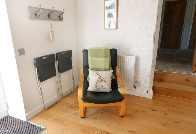 The Loft At Lucott House