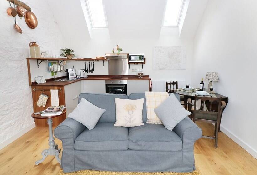 The Loft At Lucott House