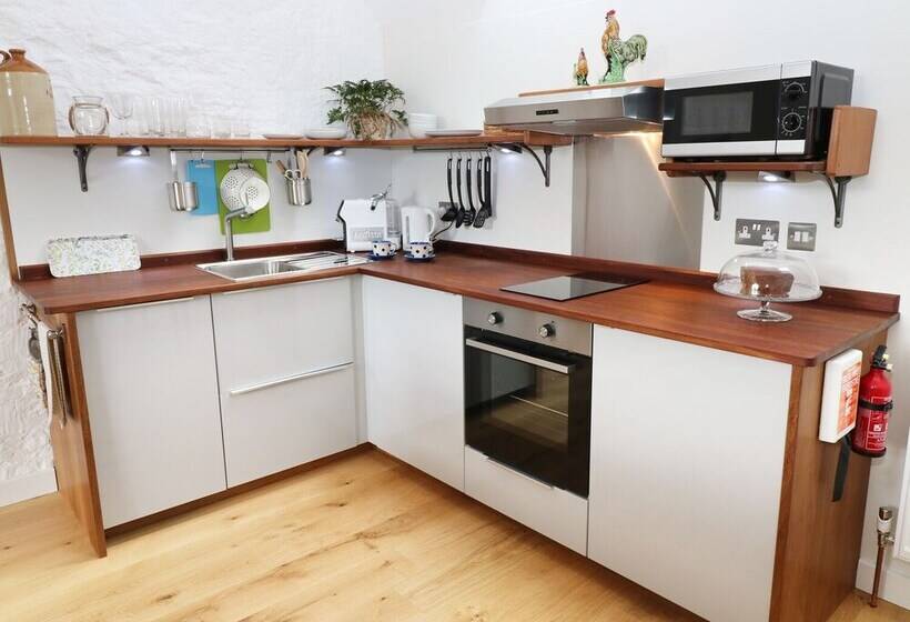 The Loft At Lucott House