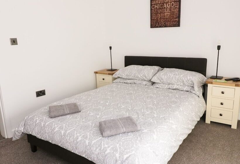 The Old Post Office 23 High Street