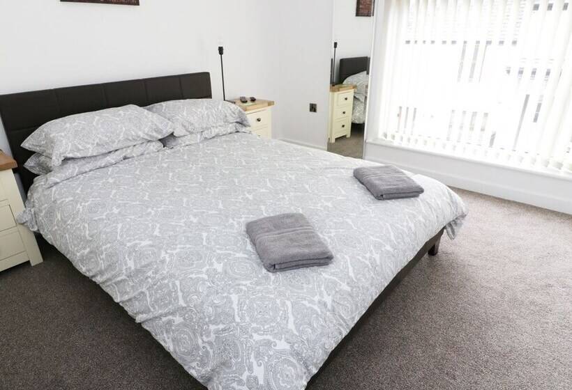 The Old Post Office 23 High Street