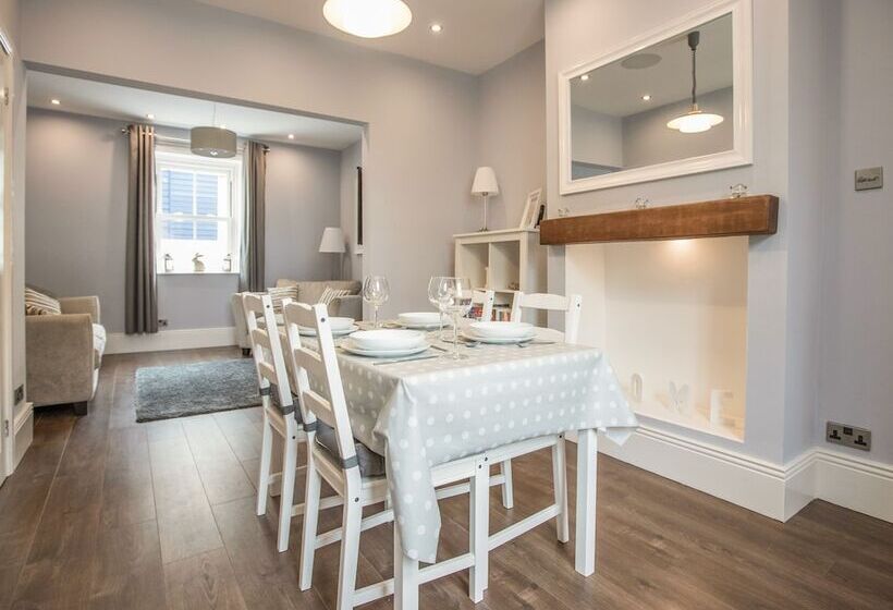 The Tynemouth Cottage