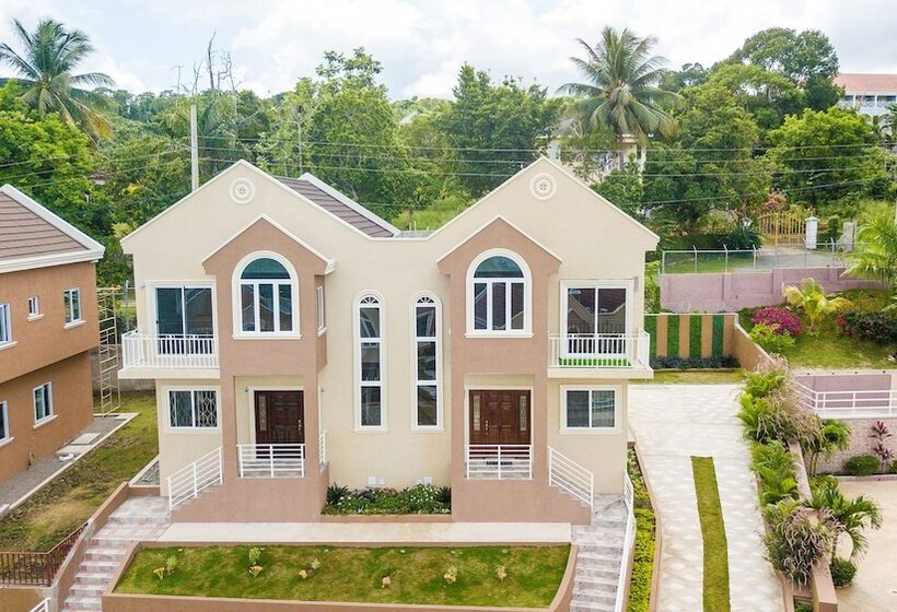 Tropical Luxury Dreams