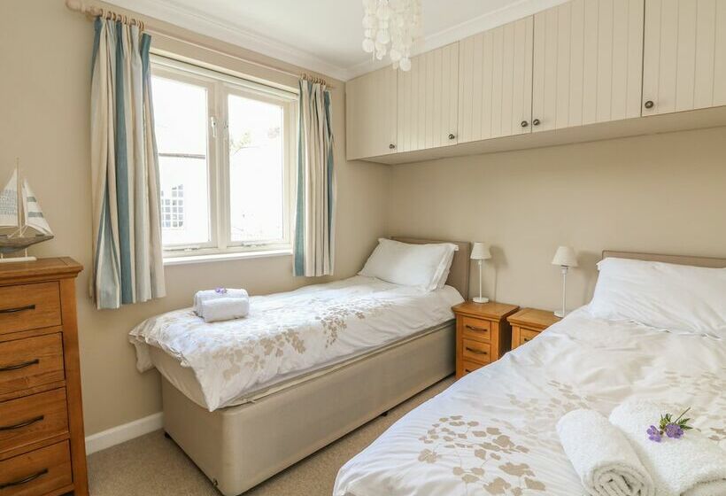 1 River Cottage