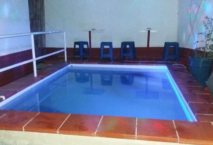 ユースホステル Estudio 63 Playa Los Cocos