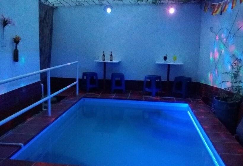 ユースホステル Estudio 63 Playa Los Cocos