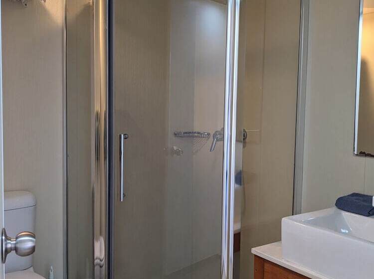 旅馆 Ozzie Pozzie Backpackers   Yha