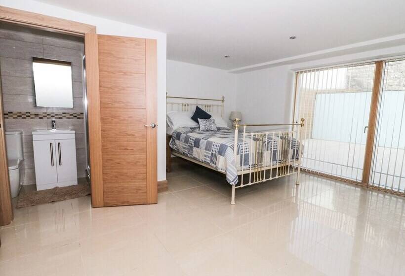 Beach House Apartment