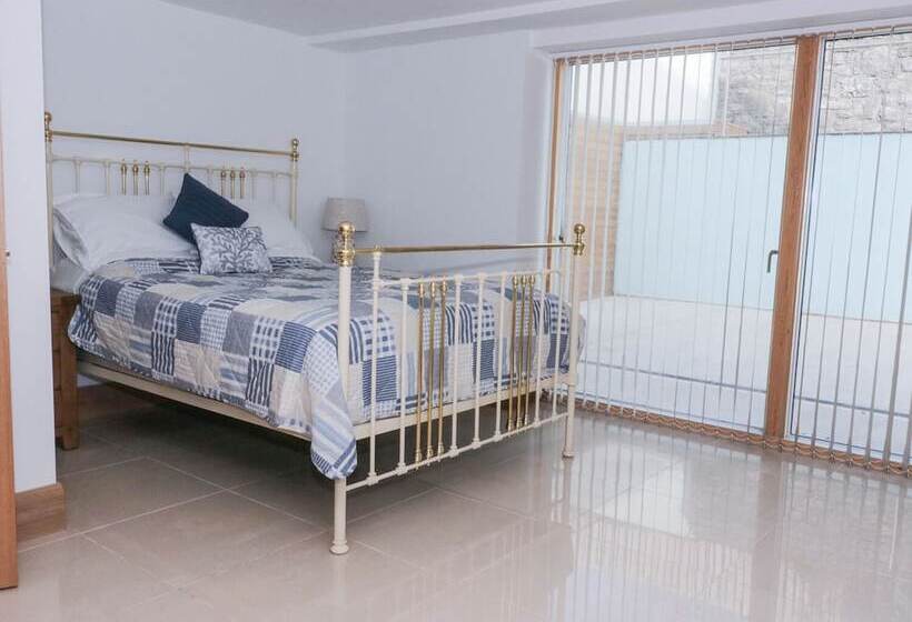 Beach House Apartment